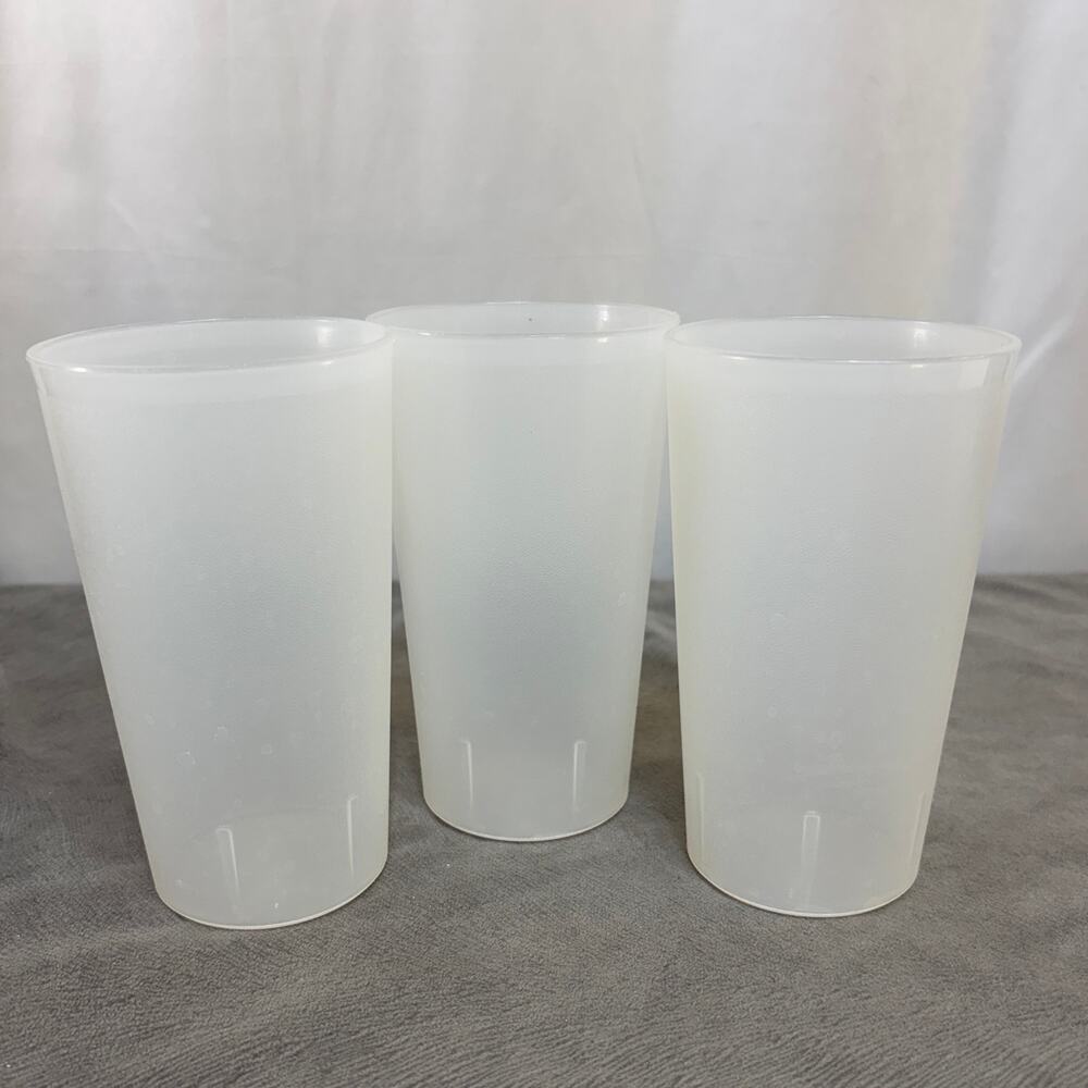 Rubbermaid Servin Saver 3926 Clear Frosted Tumbler Container No Lids Lot of 3